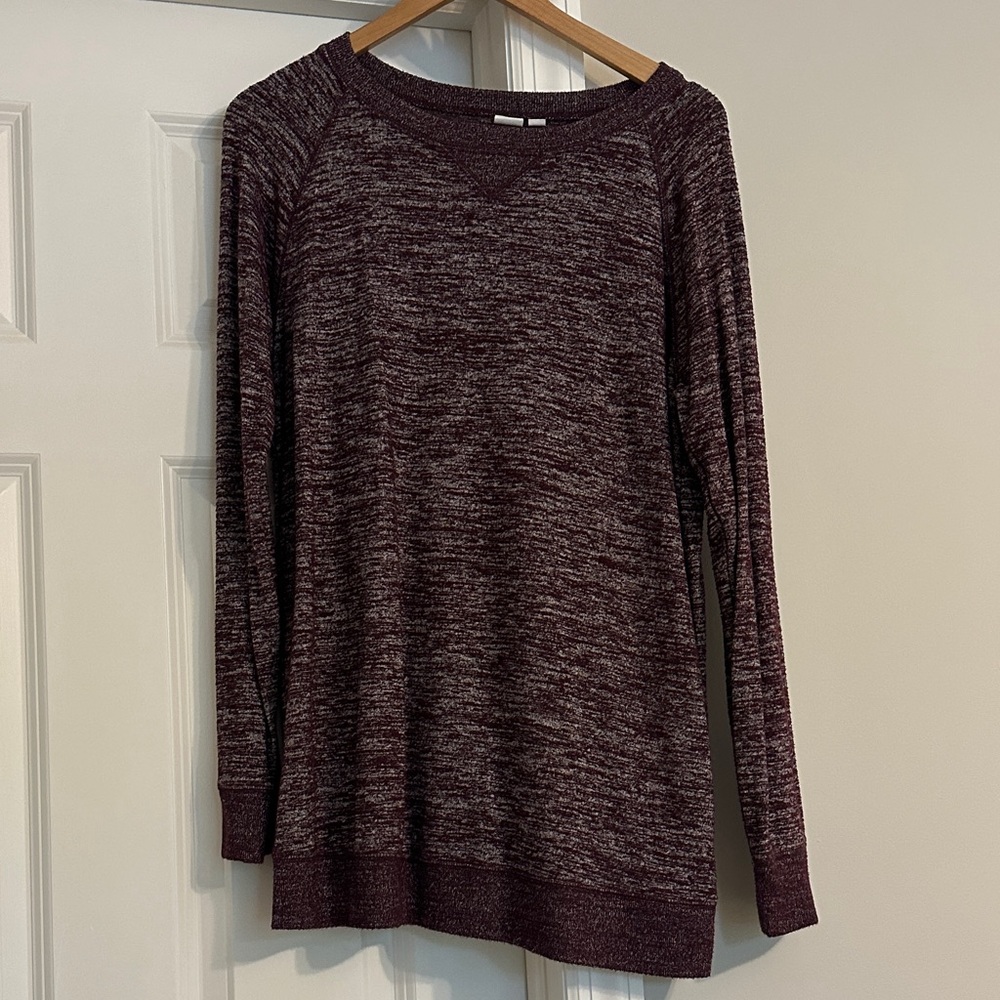 GAP Women's Burgundy Crew Neck Sweater